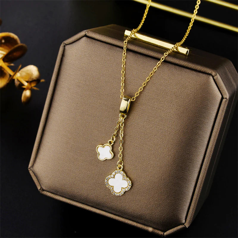 Sakura Kette Schwarz 18K vergoldet